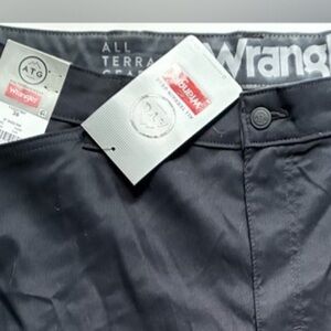 NWT Men's Black Wrangler ATG Performance Utility Shorts
